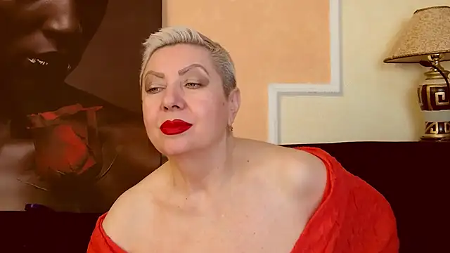 Snapshot of LadyPosh chatting on 10-24-25, 09:11 LadyPosh online show from 10-24-25, 09:11