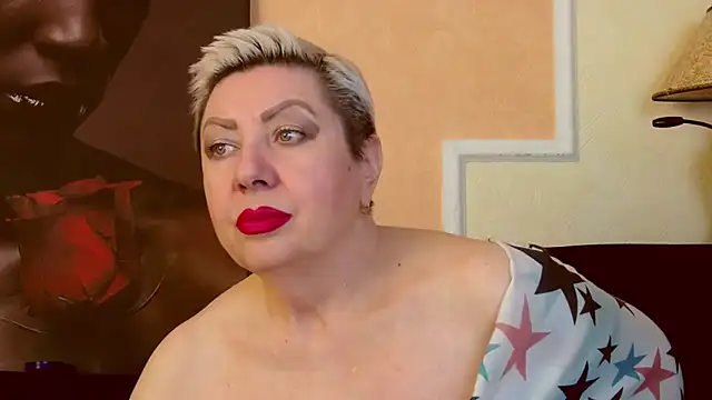 Snapshot of LadyPosh chatting on 11-20-25, 09:14 LadyPosh online show from 11-20-25, 09:14