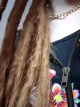 Snapshot of LucidLucy chatting on 01-19-25, 03:21 LucidLucy online show from 01-19-25, 03:21