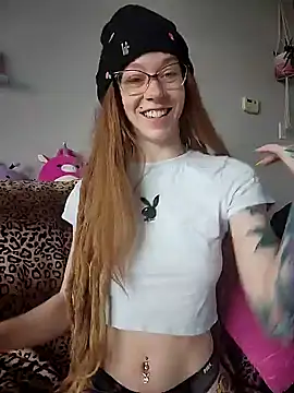 Snapshot of LucidLucy chatting on 01-31-25, 04:38 LucidLucy online show from 01-31-25, 04:38