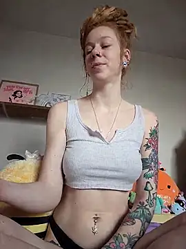 Snapshot of LucidLucy chatting on 03-16-25, 04:45 LucidLucy online show from 03-16-25, 04:45