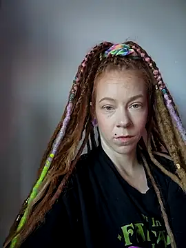 Snapshot of LucidLucy chatting on 09-19-25, 01:23 LucidLucy online show from 09-19-25, 01:23