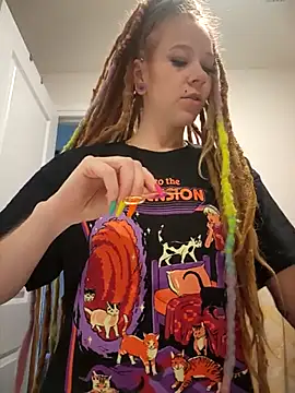 Snapshot of LucidLucy chatting on 09-24-25, 01:36 LucidLucy online show from 09-24-25, 01:36