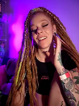 Snapshot of LucidLucy chatting on 10-05-25, 06:34 LucidLucy online show from 10-05-25, 06:34