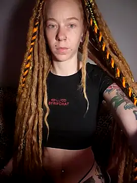 Snapshot of LucidLucy chatting on 10-22-25, 09:20 LucidLucy online show from 10-22-25, 09:20