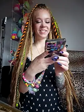 Snapshot of LucidLucy chatting on 10-24-25, 01:51 LucidLucy online show from 10-24-25, 01:51