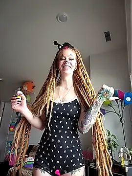 Snapshot of LucidLucy chatting on 11-01-25, 03:36 LucidLucy online show from 11-01-25, 03:36