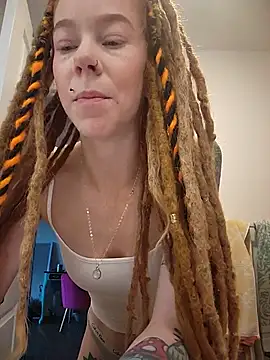 Snapshot of LucidLucy chatting on 11-04-25, 12:59 LucidLucy online show from 11-04-25, 12:59