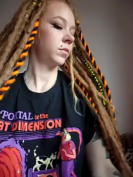 Snapshot of LucidLucy chatting on 11-06-25, 01:01 LucidLucy online show from 11-06-25, 01:01