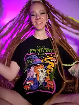 Snapshot of LucidLucy chatting on 11-17-25, 07:36 LucidLucy online show from 11-17-25, 07:36