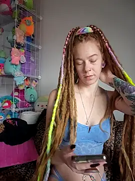 Snapshot of LucidLucy chatting on 11-18-25, 02:32 LucidLucy online show from 11-18-25, 02:32