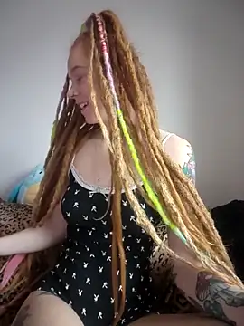 Snapshot of LucidLucy chatting on 11-26-25, 04:08 LucidLucy online show from 11-26-25, 04:08