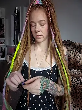 Snapshot of LucidLucy chatting on 11-29-25, 02:31 LucidLucy online show from 11-29-25, 02:31