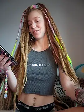 Snapshot of LucidLucy chatting on 12-01-25, 02:00 LucidLucy online show from 12-01-25, 02:00