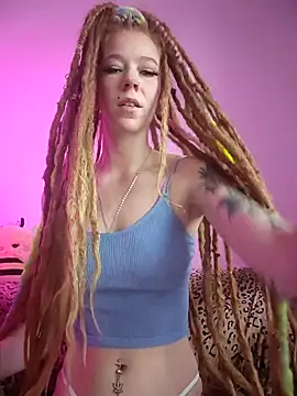 Snapshot of LucidLucy chatting on 12-04-25, 02:04 LucidLucy online show from 12-04-25, 02:04