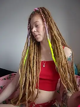 Snapshot of LucidLucy chatting on 12-15-25, 02:10 LucidLucy online show from 12-15-25, 02:10