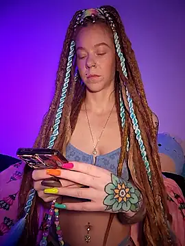 Snapshot of LucidLucy chatting on 12-17-25, 01:50 LucidLucy online show from 12-17-25, 01:50