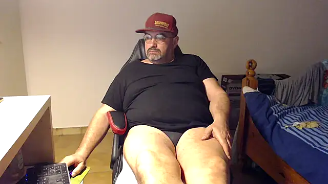 Snapshot of fraboys chatting on 03-15-26, 11:55 fraboys online show from 03-15-26, 11:55