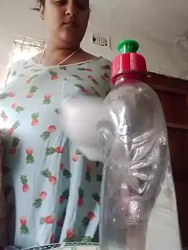 Snapshot of Indianbloom- chatting on 01-15-26, 11:04 Indianbloom- online show from 01-15-26, 11:04