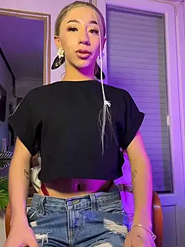 Littlebunny21 online show from 10-24-25, 08:05