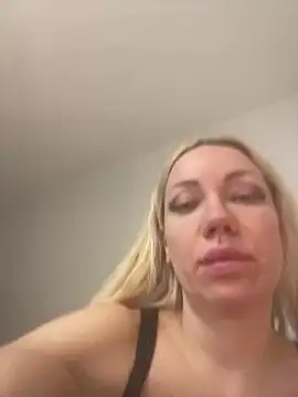 Snapshot of SofiaJoy chatting on 05-29-26, 11:30 SofiaJoy online show from 05-29-26, 11:30