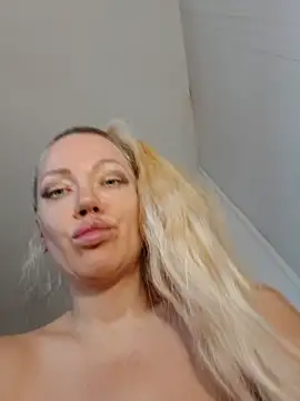 Snapshot of SofiaJoy chatting on 07-05-26, 11:39 SofiaJoy online show from 07-05-26, 11:39