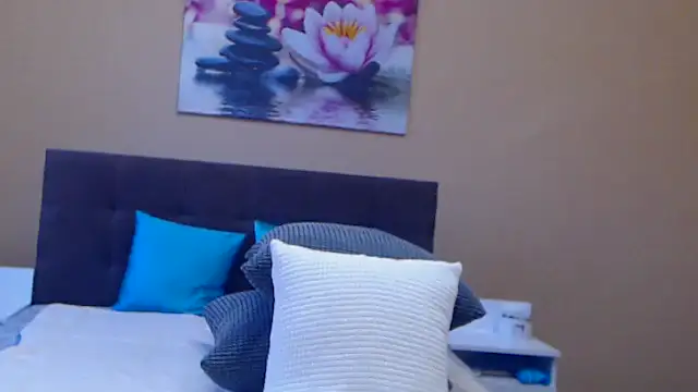 Gia888888 online show from 03-22-26, 12:08