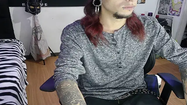 Snapshot of davidroses420 chatting on 01-06-25, 04:58 davidroses420 online show from 01-06-25, 04:58