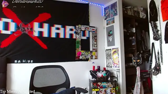 Snapshot of davidroses420 chatting on 03-09-25, 04:22 davidroses420 online show from 03-09-25, 04:22