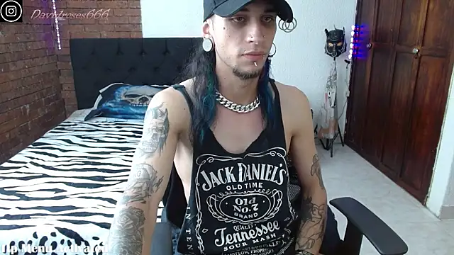 Snapshot of davidroses420 chatting on 11-21-25, 05:33 davidroses420 online show from 11-21-25, 05:33