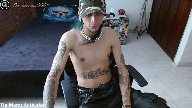 Snapshot of davidroses420 chatting on 11-22-25, 05:56 davidroses420 online show from 11-22-25, 05:56