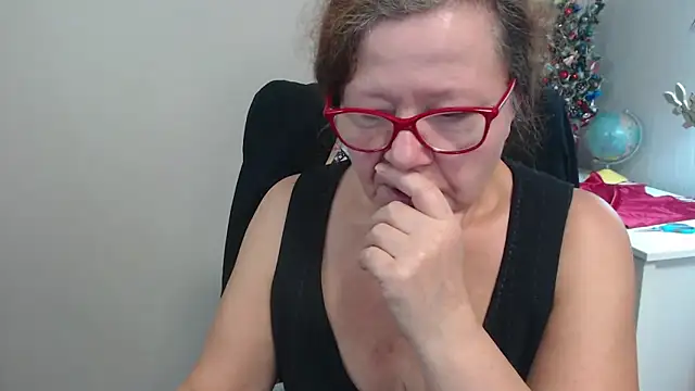 Adelewildx online show from 12-18-24, 09:04