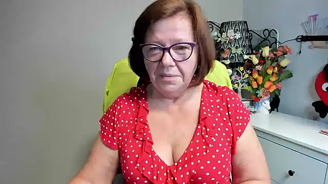 Adelewildx online show from 06-08-26, 02:45