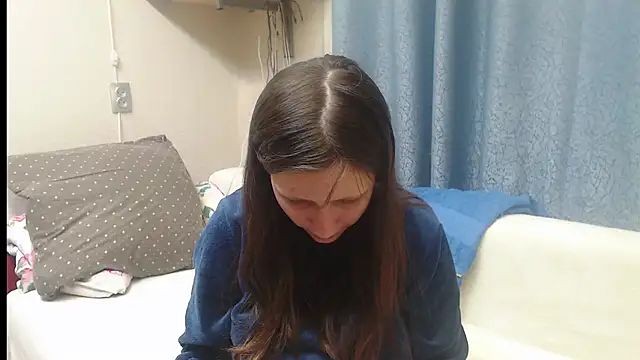 Snapshot of alisacucumber chatting on 01-12-25, 07:21 alisacucumber online show from 01-12-25, 07:21