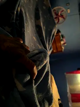 Snapshot of elian-24 chatting on 10-05-25, 08:18 elian-24 online show from 10-05-25, 08:18