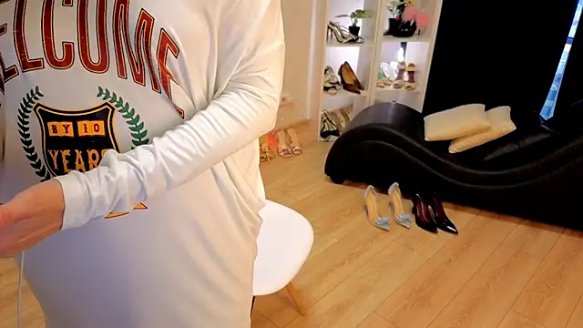 CaringSophie online show from 03-02-26, 10:55