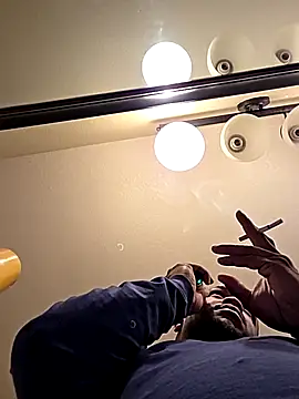 Snapshot of Oakcliffjacker chatting on 10-31-25, 11:28 Oakcliffjacker online show from 10-31-25, 11:28