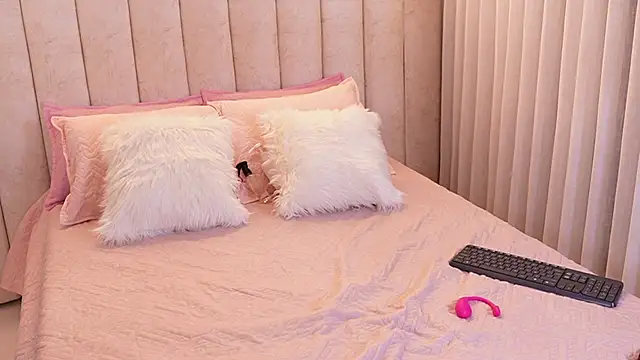 emyli sw  online show from 11-09-25, 03:38