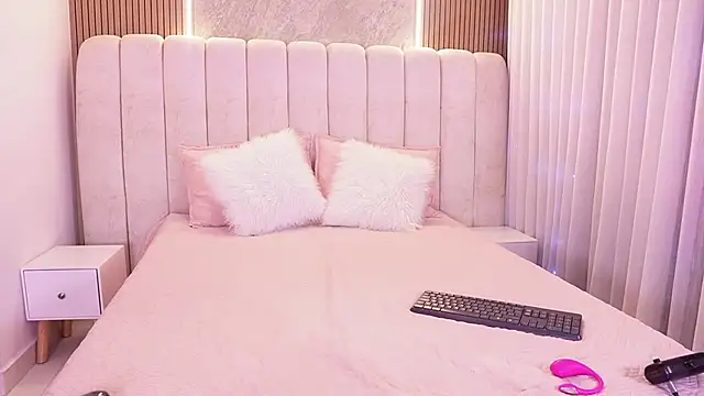 emyli sw  online show from 03-30-26, 03:29