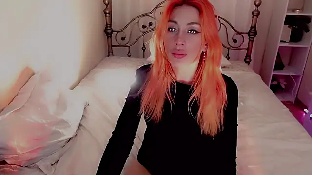 Snapshot of AnnieGOld_ chatting on 12-06-24, 08:37 AnnieGOld  online show from 12-06-24, 08:37