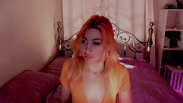 Snapshot of AnnieGOld_ chatting on 12-23-24, 03:29 AnnieGOld  online show from 12-23-24, 03:29