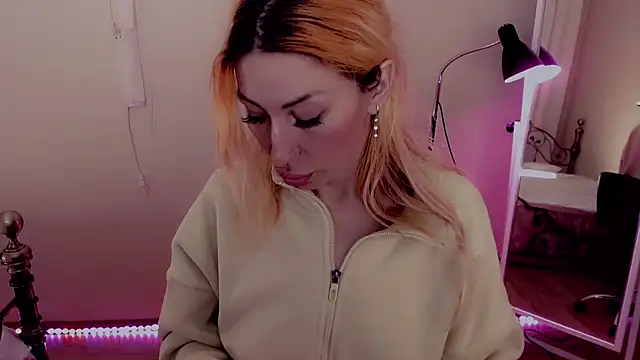 Snapshot of AnnieGOld_ chatting on 02-27-25, 10:20 AnnieGOld  online show from 02-27-25, 10:20
