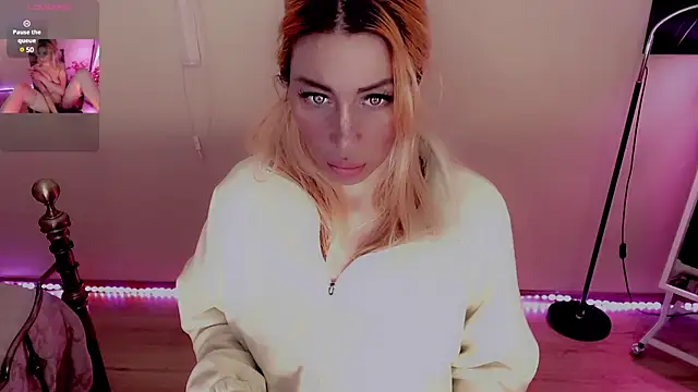 Snapshot of AnnieGOld_ chatting on 02-28-25, 10:28 AnnieGOld  online show from 02-28-25, 10:28