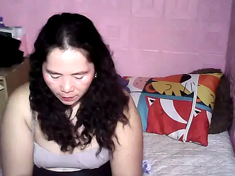 hotpusie 4u online show from 10-13-25, 05:35