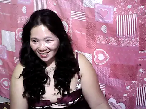 Snapshot of hotpusie_4u chatting on 04-13-26, 04:23 hotpusie 4u online show from 04-13-26, 04:23