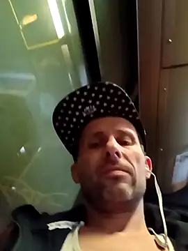 Snapshot of FireFox_Feel chatting on 12-04-24, 07:56 FireFox Feel online show from 12-04-24, 07:56