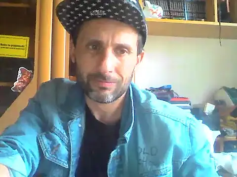 Snapshot of FireFox_Feel chatting on 03-22-25, 01:41 FireFox Feel online show from 03-22-25, 01:41