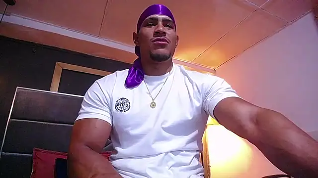 Snapshot of teddyfit19cm chatting on 05-01-26, 01:32 teddyfit19cm online show from 05-01-26, 01:32
