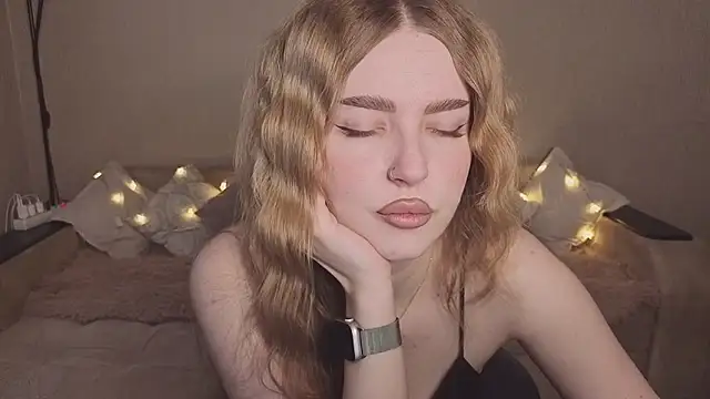 ViolettaLopez online show from 02-10-26, 01:48