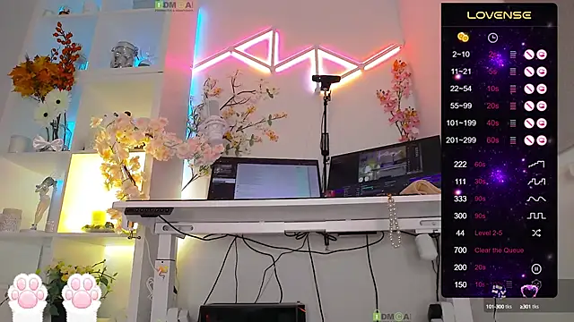 Elena-Marilyn online show from 10-15-25, 04:40